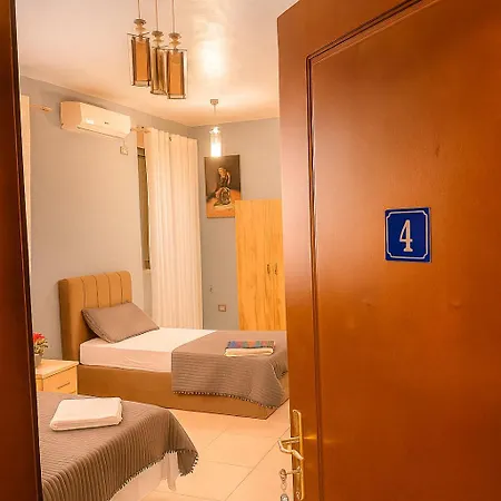 بيت ضيافة Clothes 3*