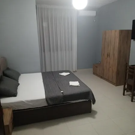 بيت ضيافة Clothes شكودر